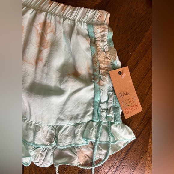 Surf Gypsy Mint Green Peach Tie Dye Ruffle Trim Lounge Shorts Women’s Size S NWT - Picture 2 of 6